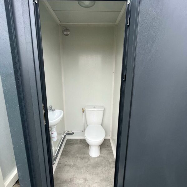 Einzel-Sanitärkabine Kompakt (1,2x1,2m) – WC & Waschbecken