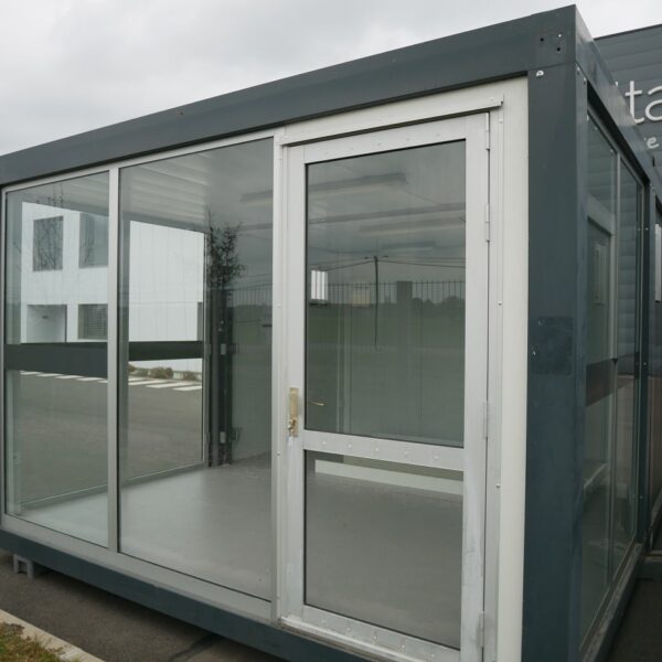 Bürocontainer Modul 18 m² mit großer Glasfront